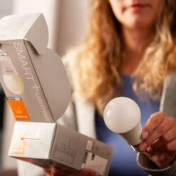 LEDVANCE SMART+ WiFi E27 9W Classic RGBW 2er-Set -Philips Store 10002643 3