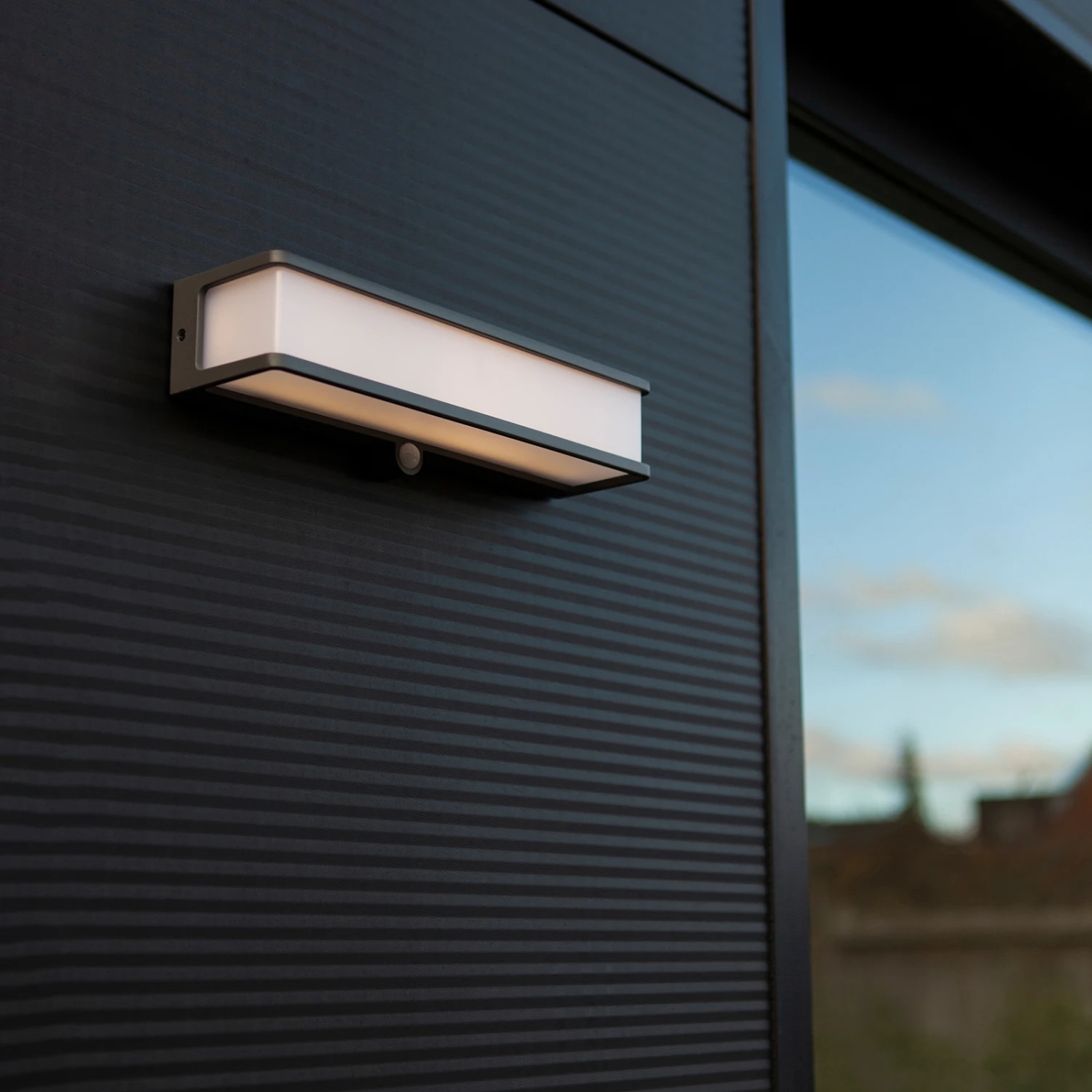 LED-Solarwandleuchte Doblo Mit Sensor, Breite 35cm 4 LED-Solarwandleuchte Doblo Mit Sensor, Breite 35cm – Bild 2