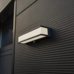 LED-Solarwandleuchte Doblo Mit Sensor, Breite 35cm 12 LED-Solarwandleuchte Doblo Mit Sensor, Breite 35cm -Philips Store 3009082 2