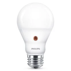 Philips E27 LED-Lampe Tag/Nacht-Sensor 7,5W 2.700K