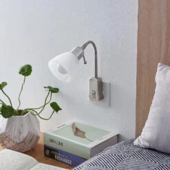 Lindby Aika Steckdosenleuchte, Flexarm, Schalter -Philips Store 8032244 2