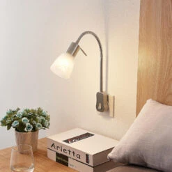 Lindby Nevyana Steckdosenlampe, Flexarm, Schalter -Philips Store 8032245 1
