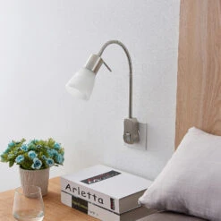 Lindby Nevyana Steckdosenlampe, Flexarm, Schalter -Philips Store 8032245 4