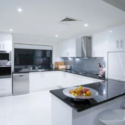 Quick Install Allround 360° Strahler Weiß Dim -Philips Store 9044004 1