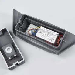 Lucande Trapezförmige LED-Außenwandleuchte Glen Mit IP65 17 Lucande Trapezförmige LED-Außenwandleuchte Glen Mit IP65 -Philips Store 9617039 7