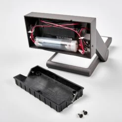 Lucande Solarbetriebene LED-Außenwandlampe Valerian 18 Lucande Solarbetriebene LED-Außenwandlampe Valerian -Philips Store 9619063 7