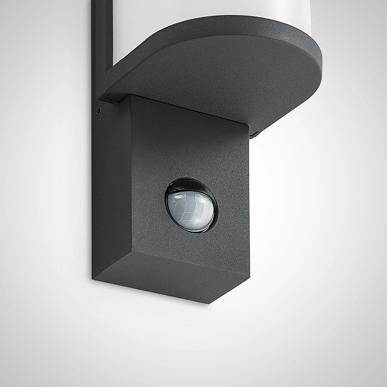 Lucande Jokum LED-Außenwandlampe, IP54, Sensor 10 Lucande Jokum LED-Außenwandlampe, IP54, Sensor – Bild 8