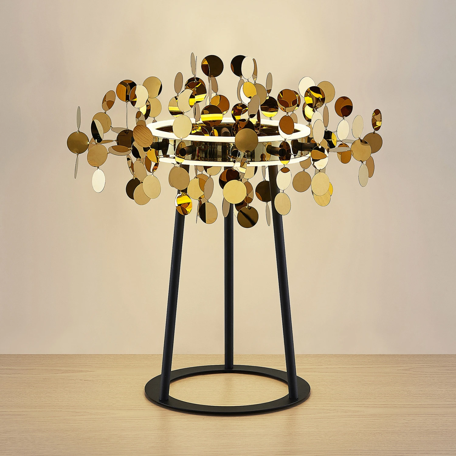 Lucande Glimmo LED-Tischleuchte, Schwarz, Messing 6 Lucande Glimmo LED-Tischleuchte, Schwarz, Messing – Bild 4